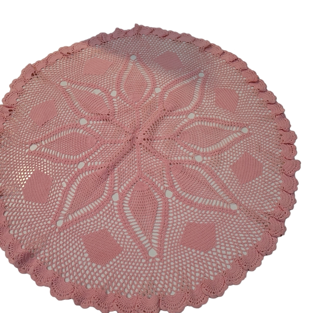 Vintage Large 33.5" Hand Crocheted Pink  Doily Table Topper Sunflower Leaves - Picture 3 of 6